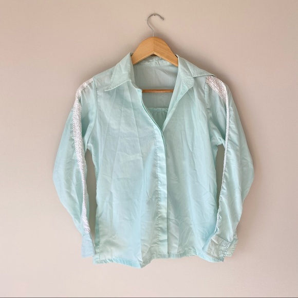 ❤️3/30❤️Vintage Pastel Button Down with Lace - Picture 1 of 5